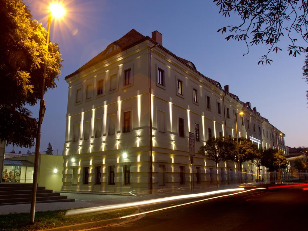 EA Hotel Tereziánský dvůr Hradec Králové Exterior foto