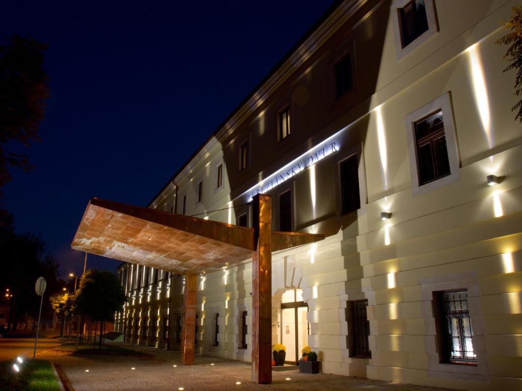 EA Hotel Tereziánský dvůr Hradec Králové Exterior foto